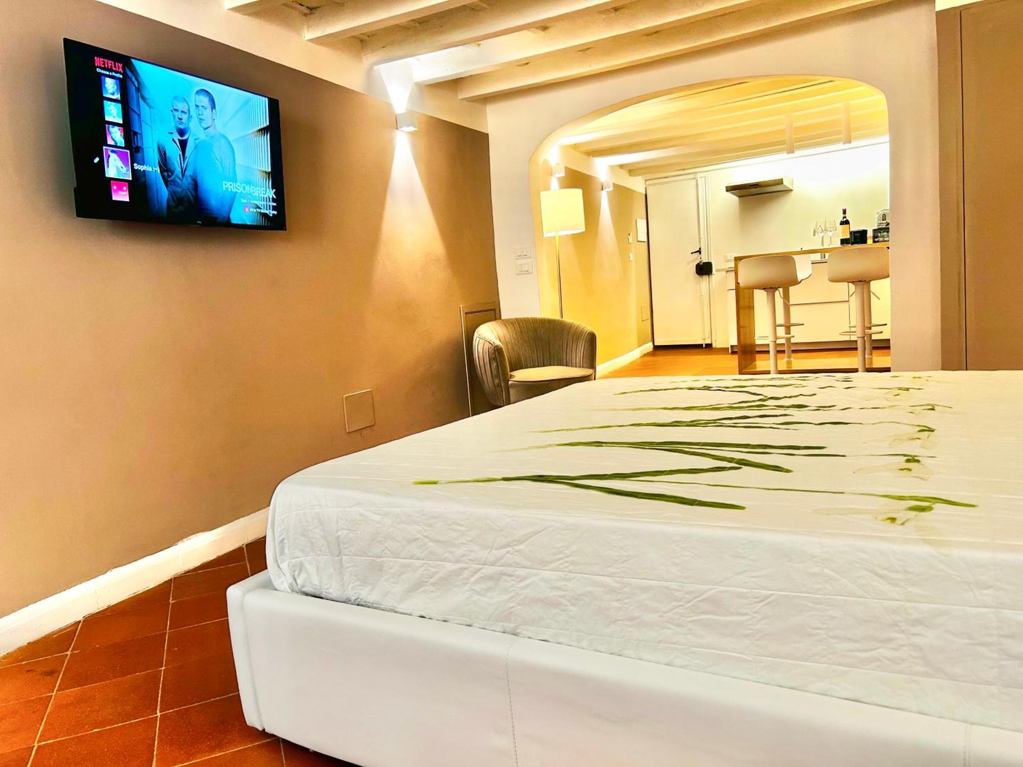 Amazing First Floor In Piazza Santa Croce * Florence